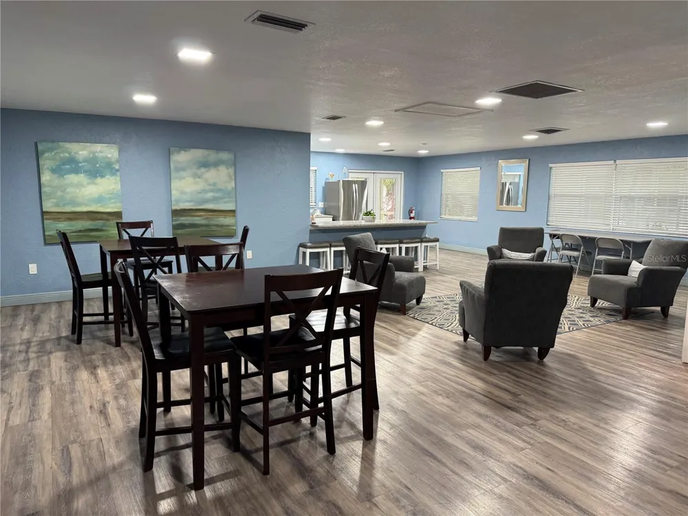 4050 4TH STREET #305 St Petersburg, FL 33703