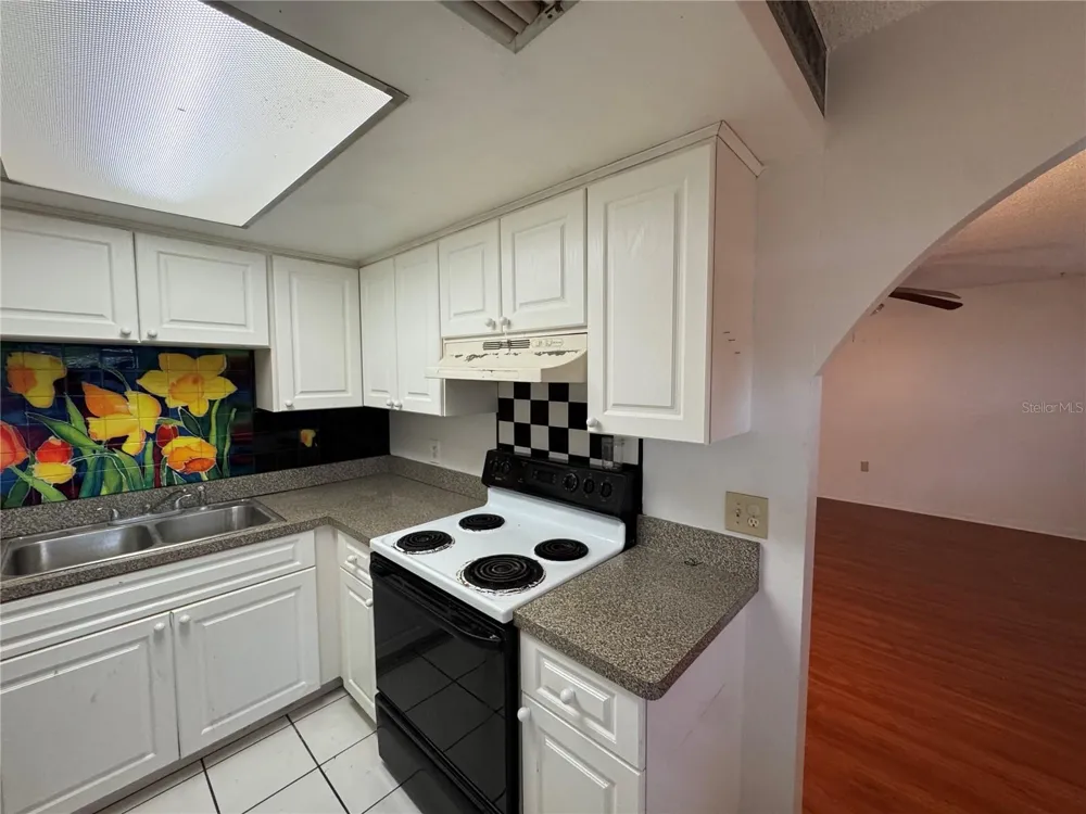 4050 4TH STREET #305 St Petersburg, FL 33703