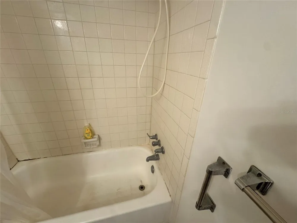 4050 4TH STREET #305 St Petersburg, FL 33703