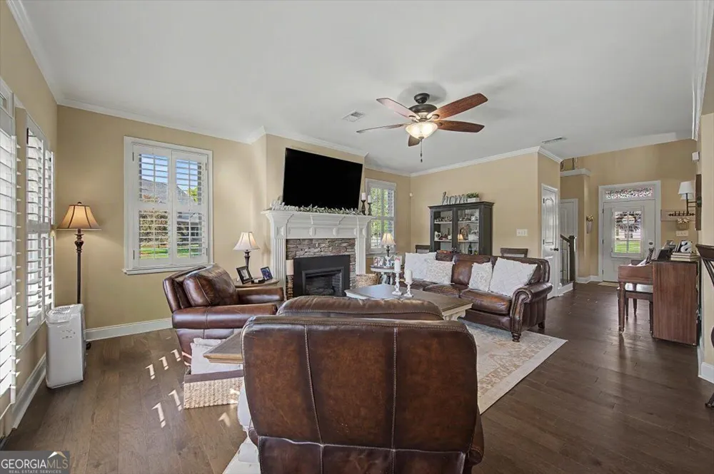 38 Grove Park CIR Cartersville, GA 30120