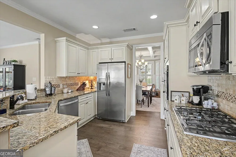 38 Grove Park CIR Cartersville, GA 30120