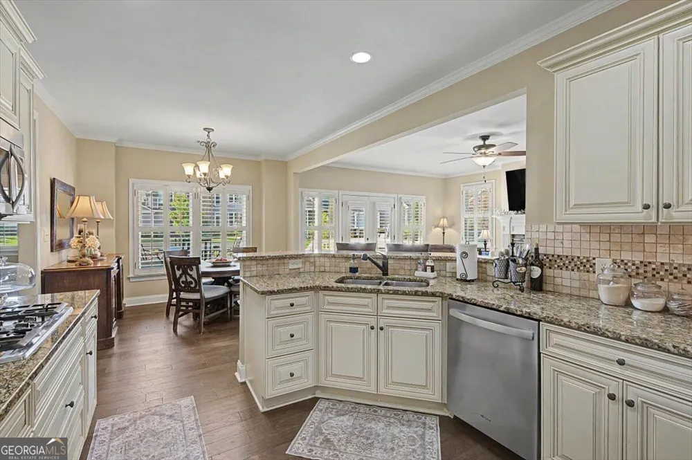 38 Grove Park CIR Cartersville, GA 30120