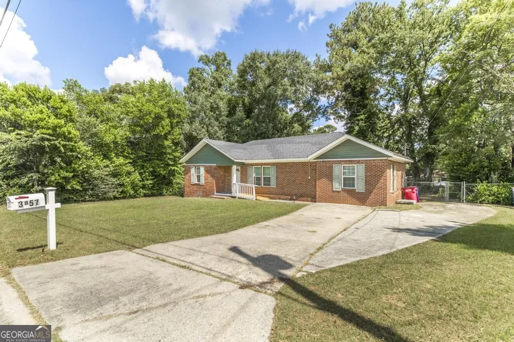 3857 Gadson DR Macon, GA 31204