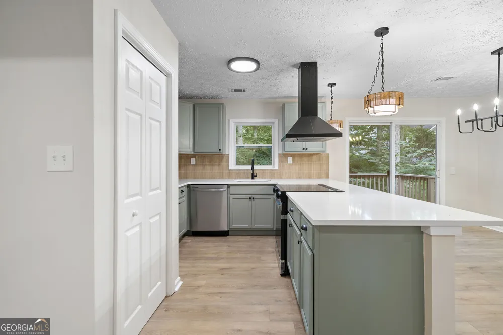 63 Moss RD Dawsonville, GA 30534