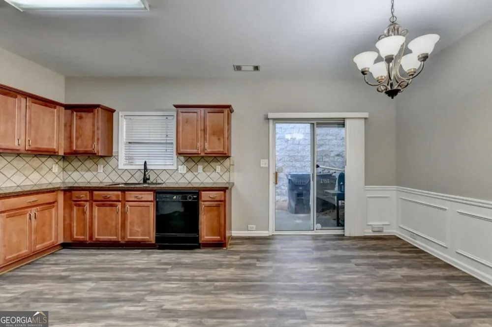 2152 Executive DR Duluth, GA 30096