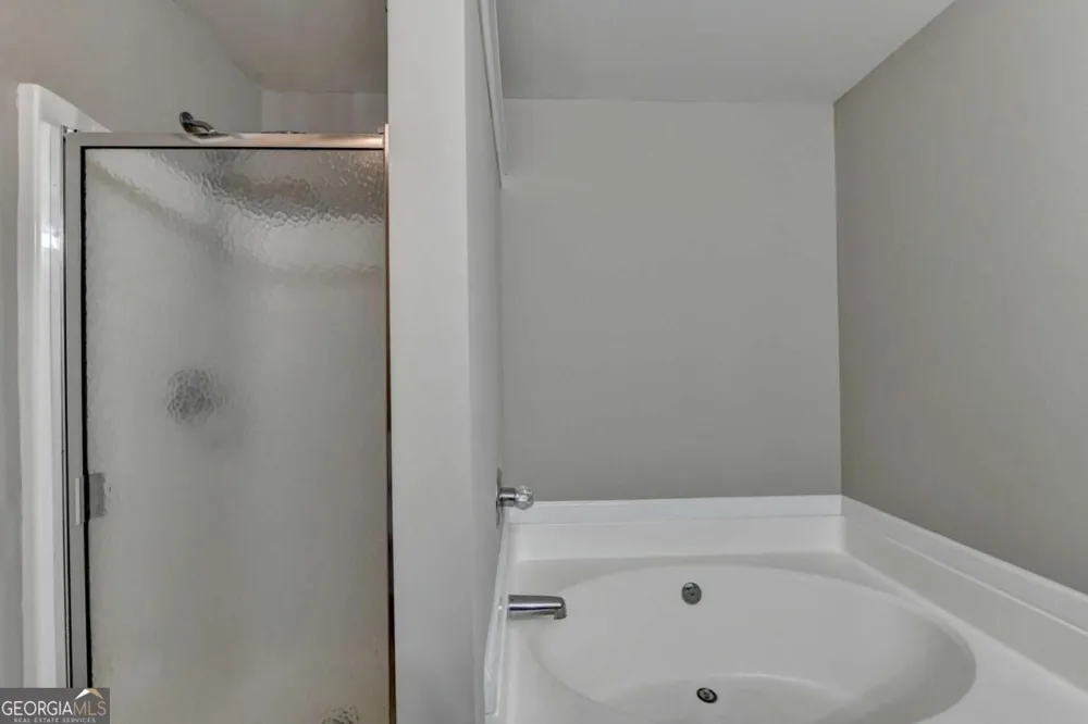 2152 Executive DR Duluth, GA 30096