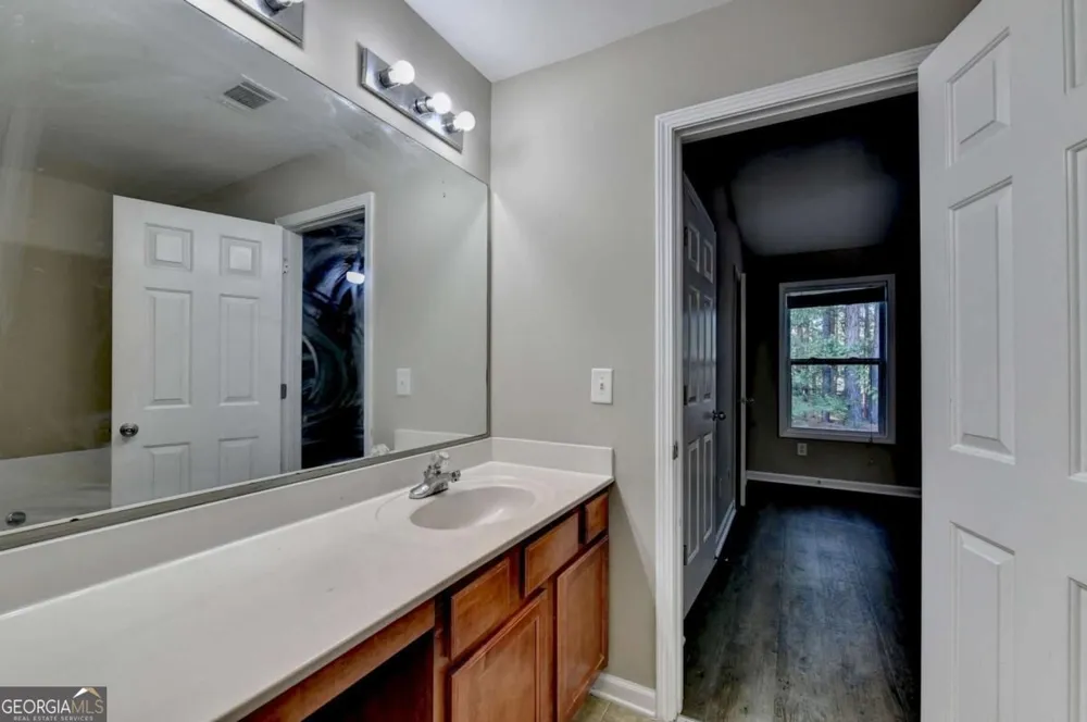 2152 Executive DR Duluth, GA 30096