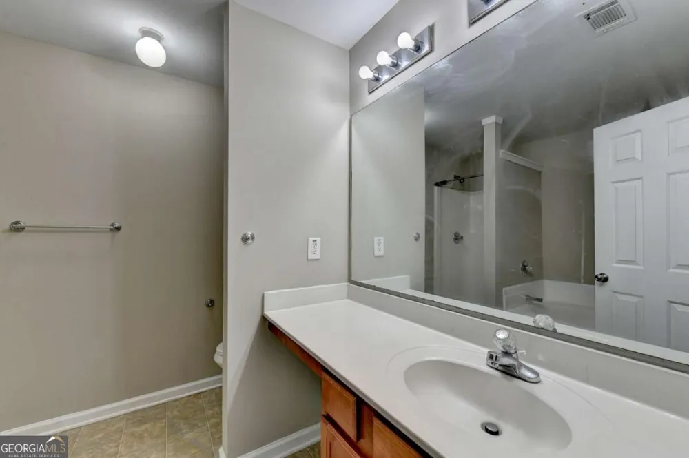 2152 Executive DR Duluth, GA 30096