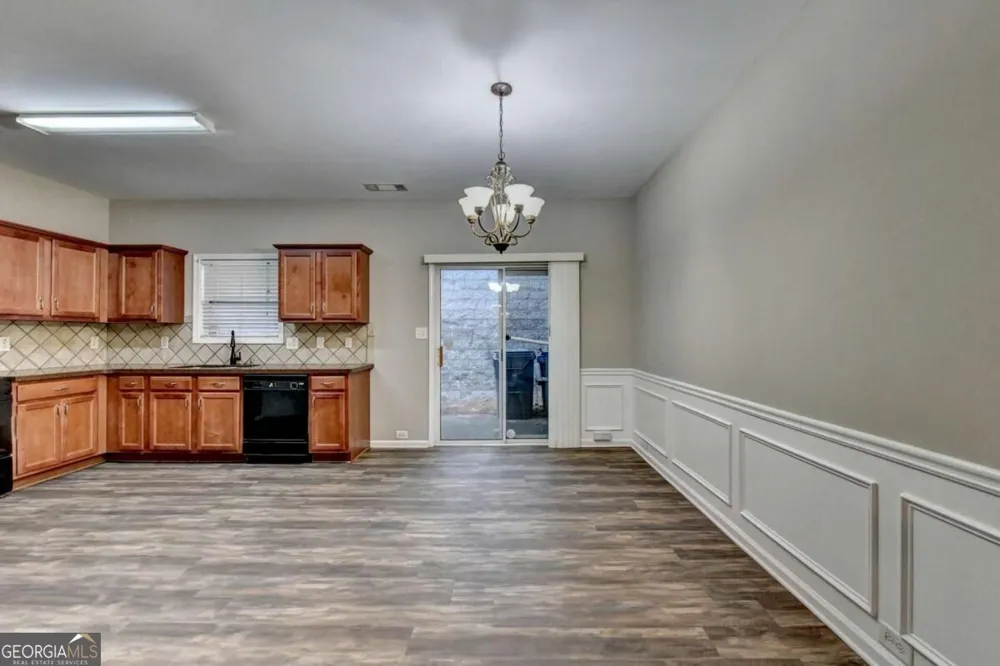 2152 Executive DR Duluth, GA 30096