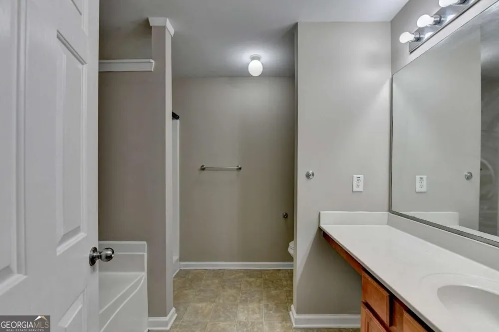 2152 Executive DR Duluth, GA 30096