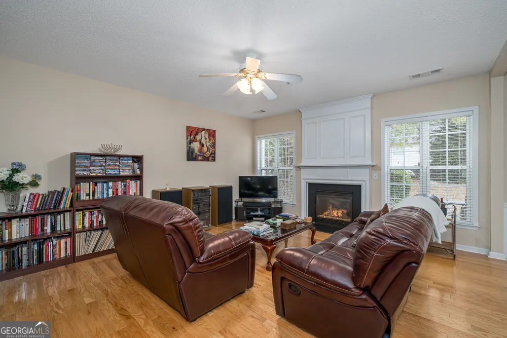 129 Regent PL Woodstock, GA 30188