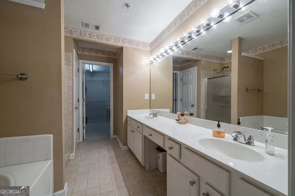 129 Regent PL Woodstock, GA 30188