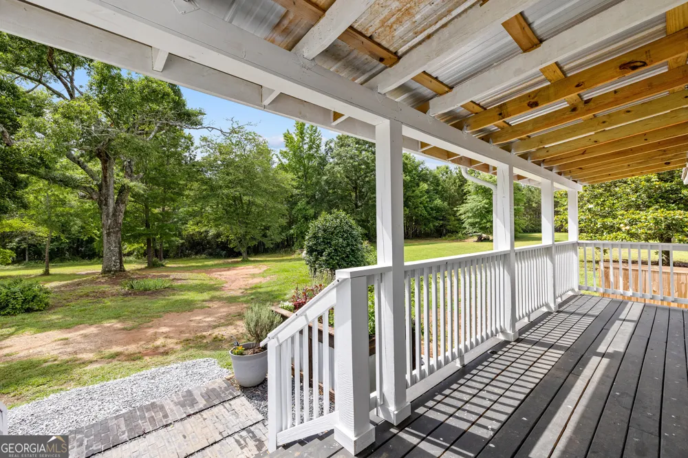 1329 Standing Rock RD Senoia, GA 30276