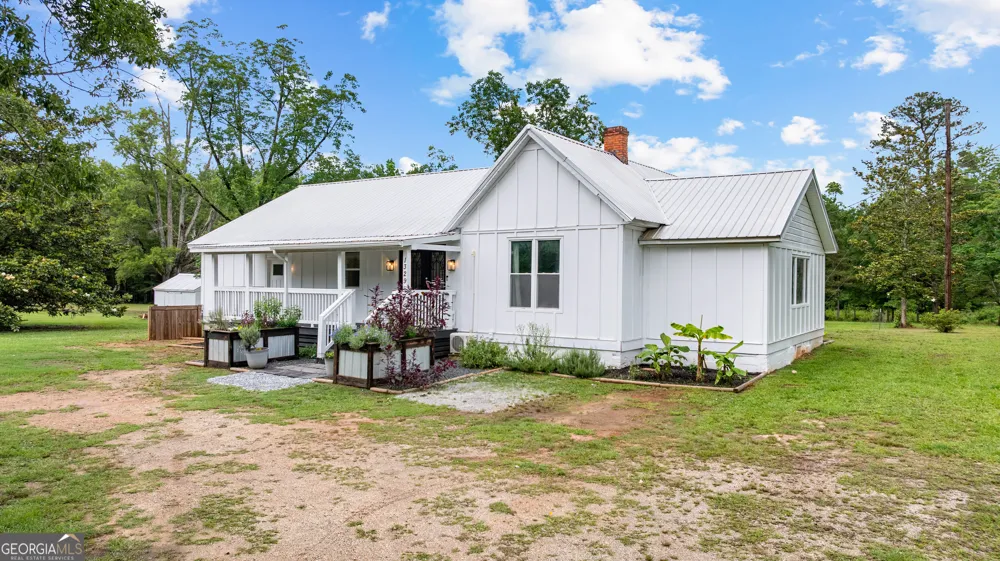 1329 Standing Rock RD Senoia, GA 30276