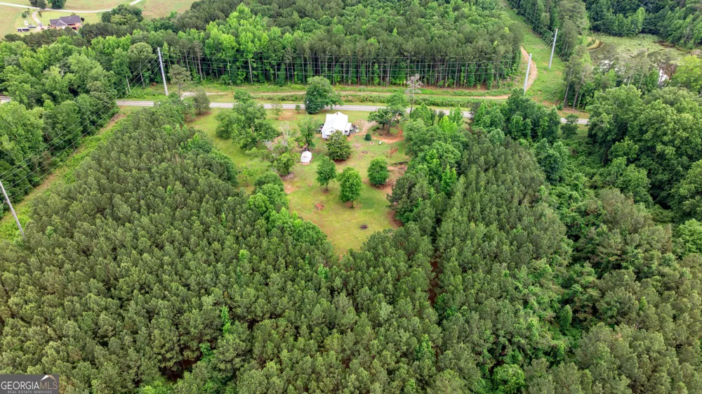 1329 Standing Rock RD Senoia, GA 30276