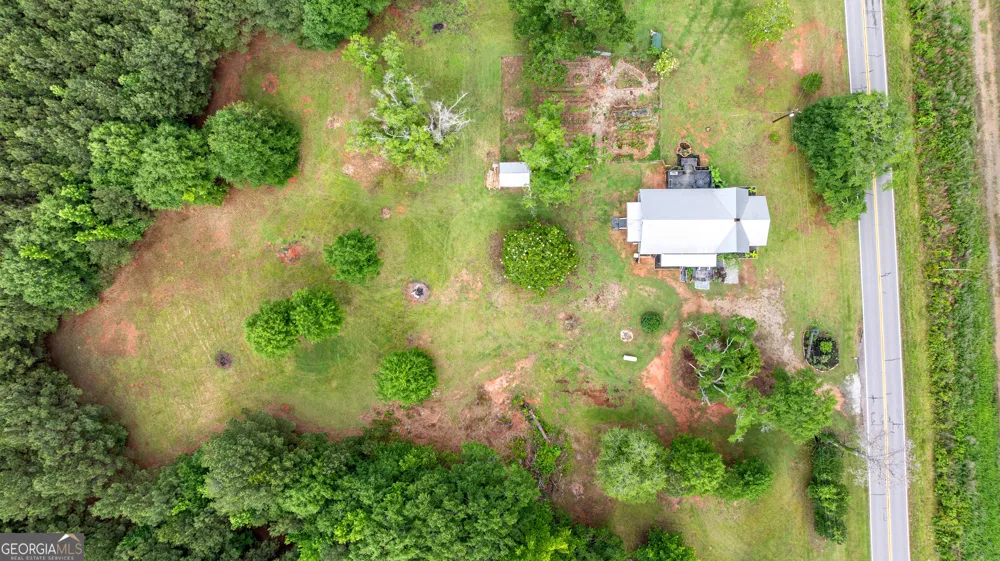 1329 Standing Rock RD Senoia, GA 30276