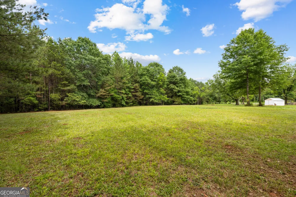 1329 Standing Rock RD Senoia, GA 30276