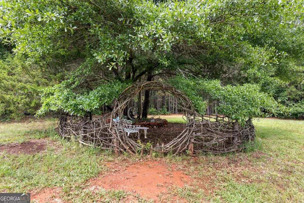 1329 Standing Rock RD Senoia, GA 30276