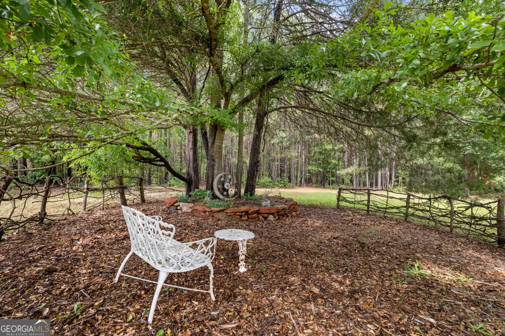 1329 Standing Rock RD Senoia, GA 30276