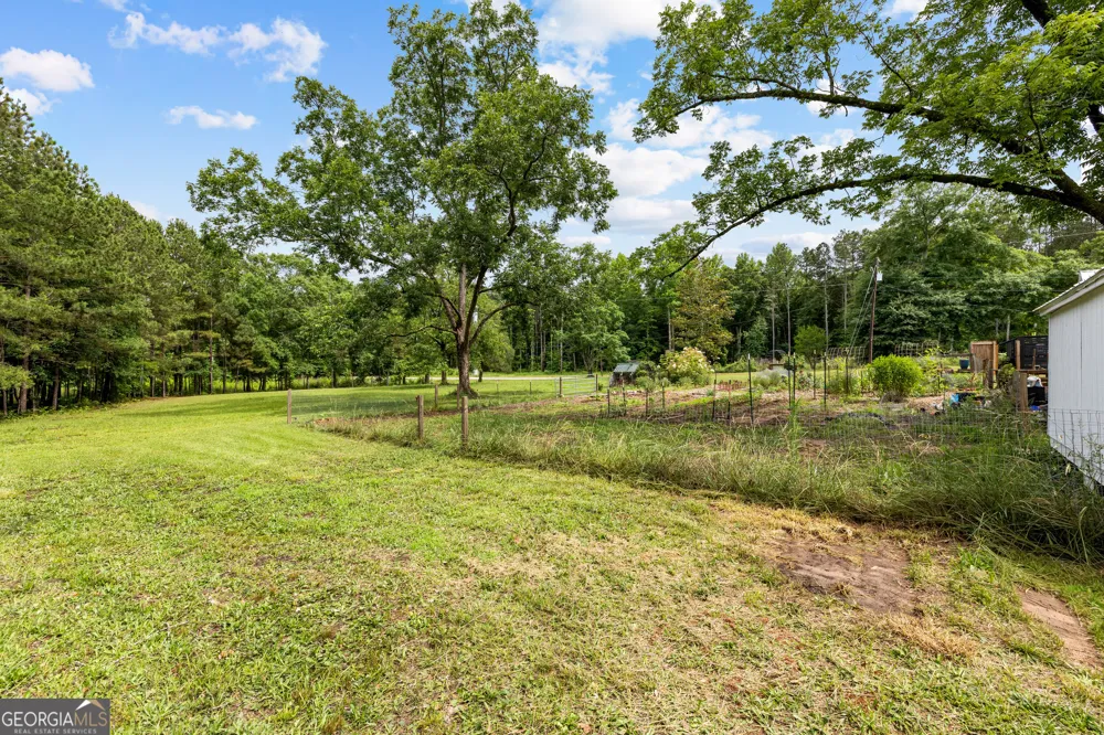 1329 Standing Rock RD Senoia, GA 30276
