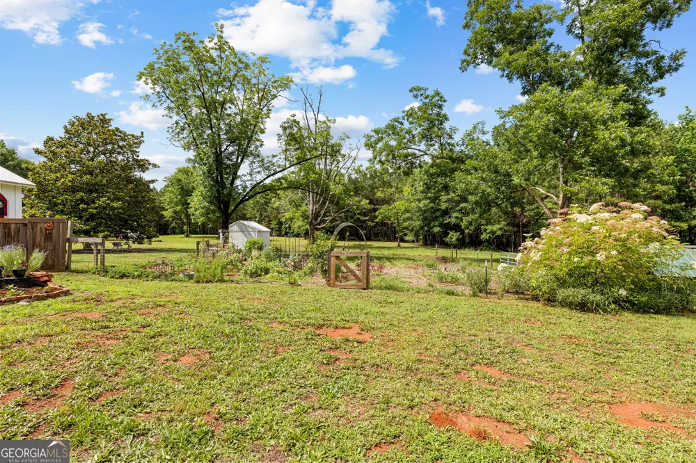 1329 Standing Rock RD Senoia, GA 30276