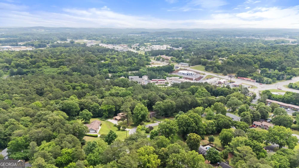 301 Briarwood DR Calhoun, GA 30701