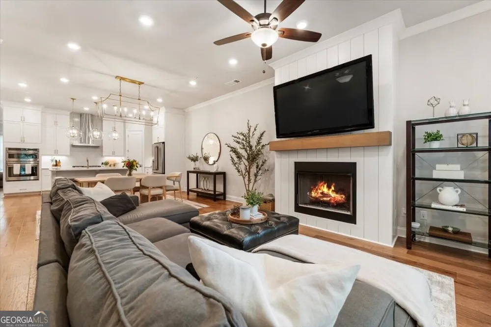 124 Everley WALK Alpharetta, GA 30009