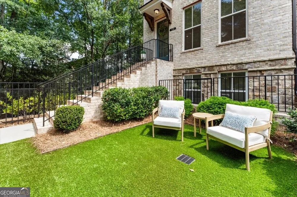124 Everley WALK Alpharetta, GA 30009