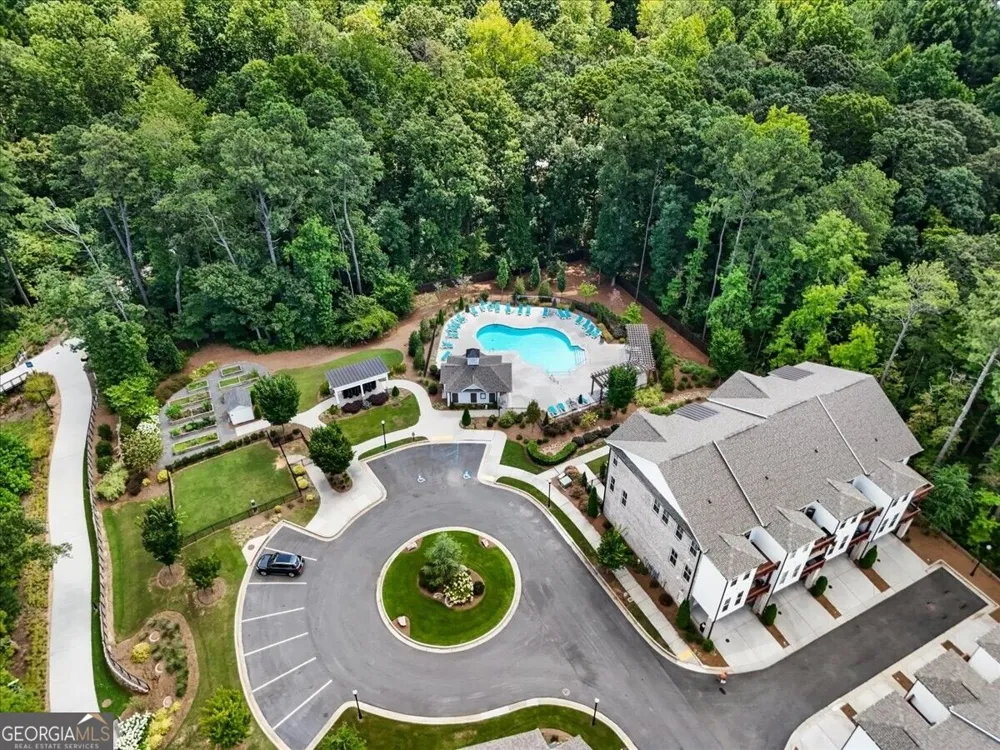 124 Everley WALK Alpharetta, GA 30009