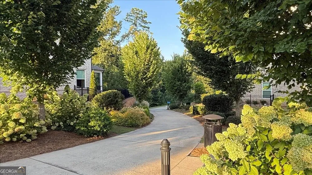 124 Everley WALK Alpharetta, GA 30009