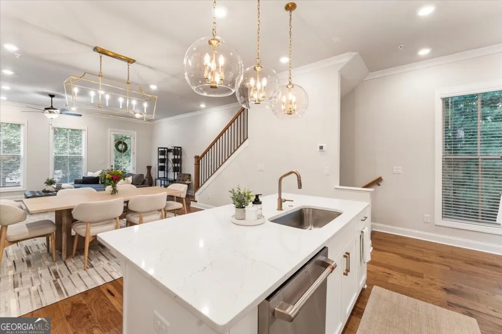 124 Everley WALK Alpharetta, GA 30009