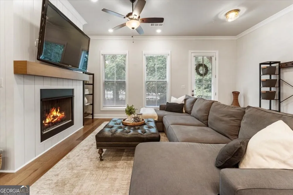 124 Everley WALK Alpharetta, GA 30009