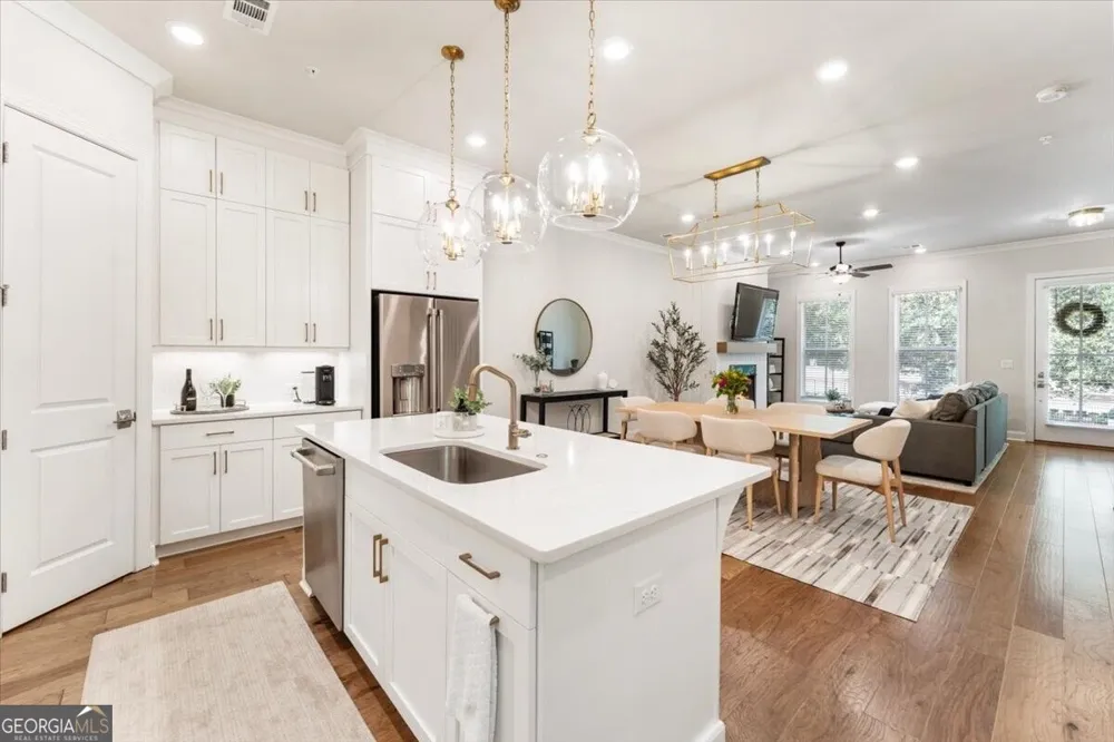 124 Everley WALK Alpharetta, GA 30009