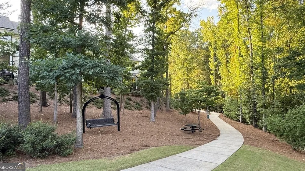 124 Everley WALK Alpharetta, GA 30009