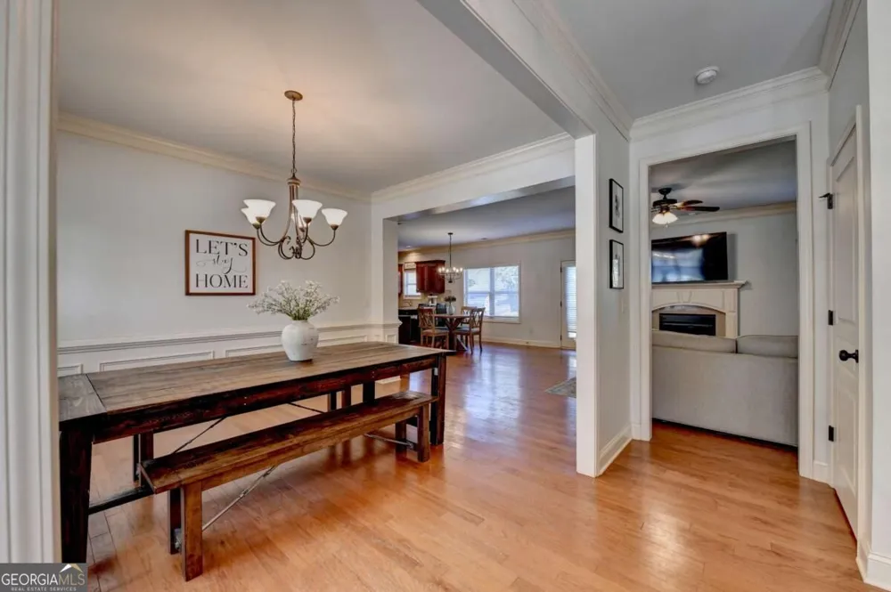 5691 Crest Hill DR Buford, GA 30518