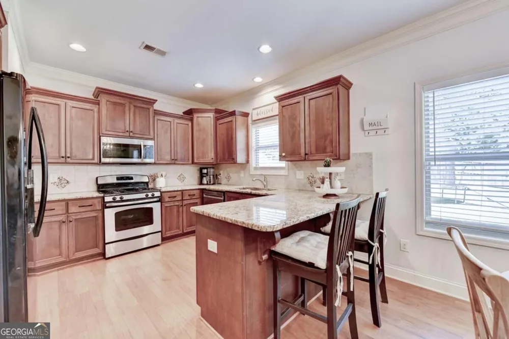 5691 Crest Hill DR Buford, GA 30518