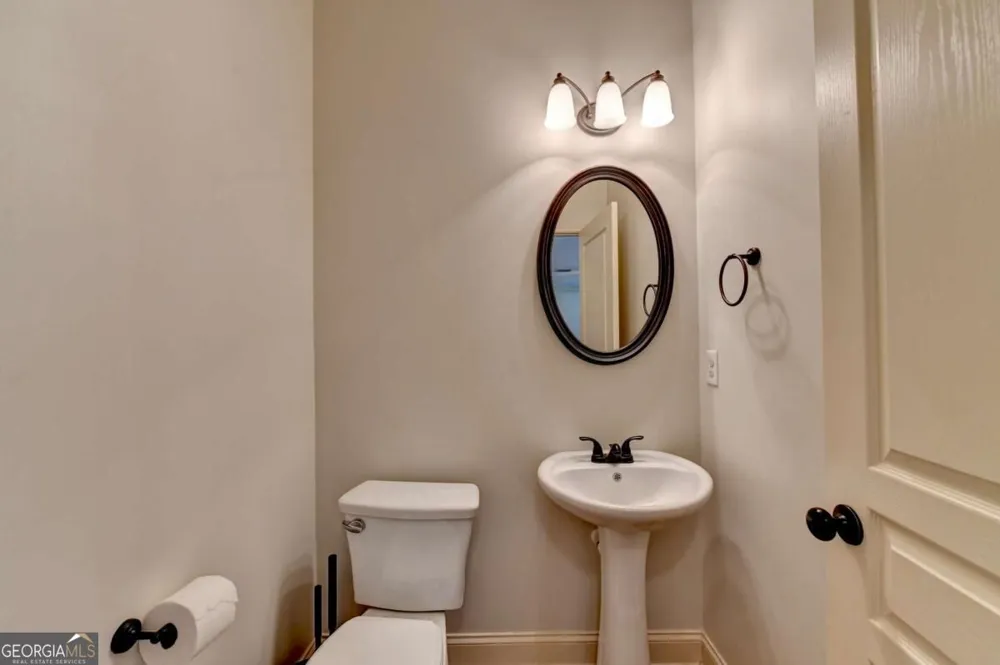 5691 Crest Hill DR Buford, GA 30518