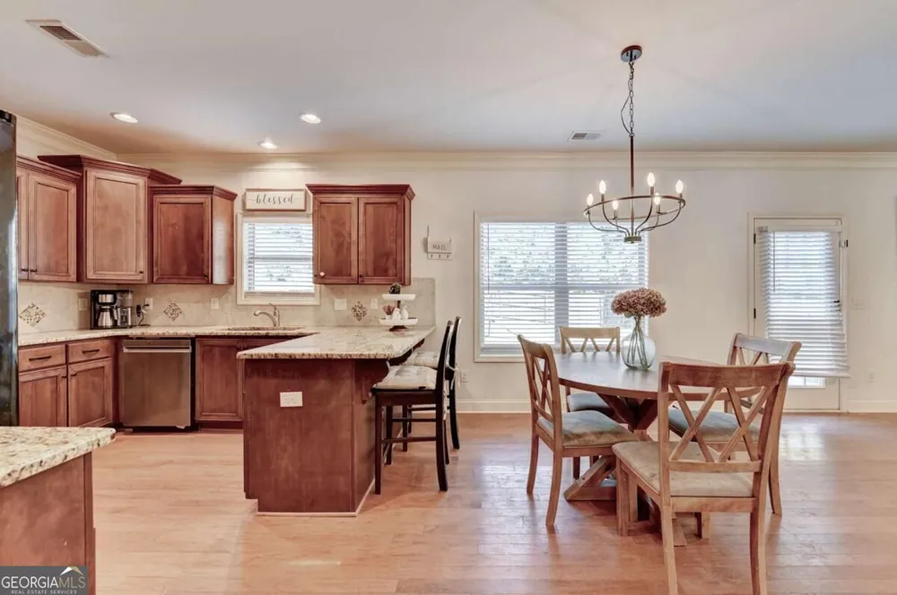 5691 Crest Hill DR Buford, GA 30518
