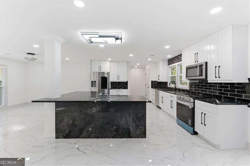 2281 FOX HOUND PKWY Marietta, GA 30062