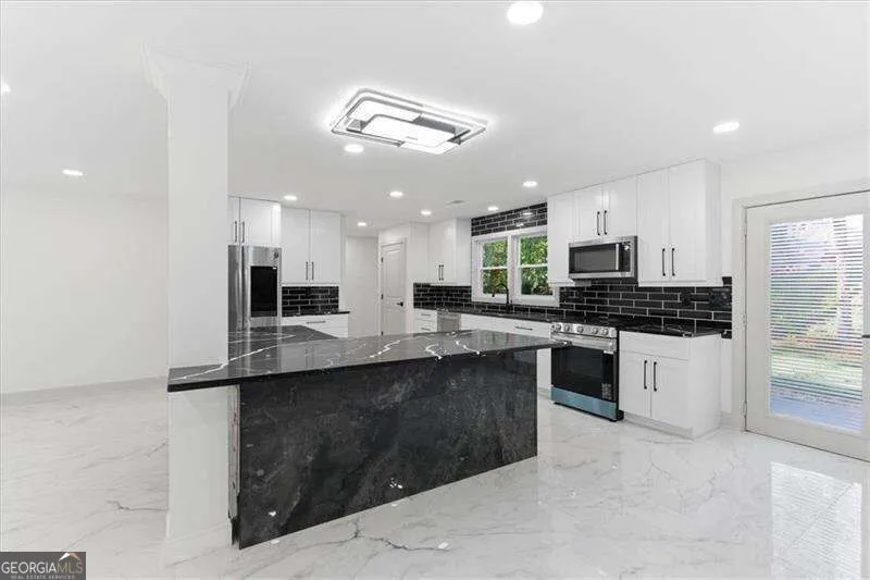 2281 FOX HOUND PKWY Marietta, GA 30062
