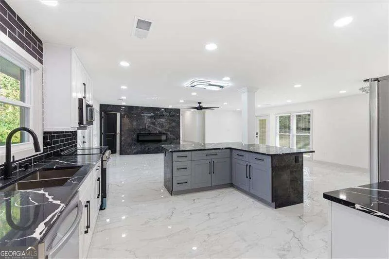 2281 FOX HOUND PKWY Marietta, GA 30062