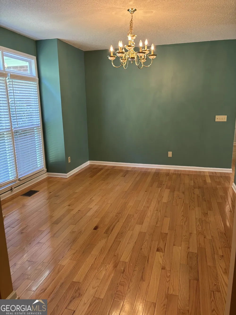 1320 Barnett RDG Athens, GA 30605