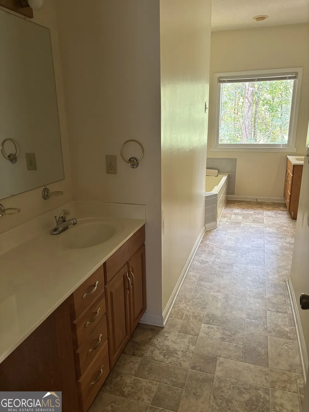 1320 Barnett RDG Athens, GA 30605
