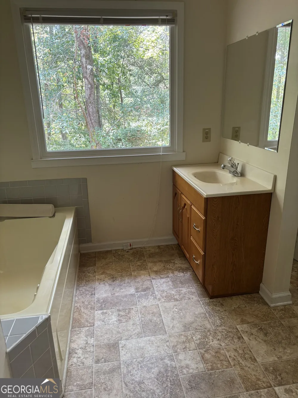 1320 Barnett RDG Athens, GA 30605