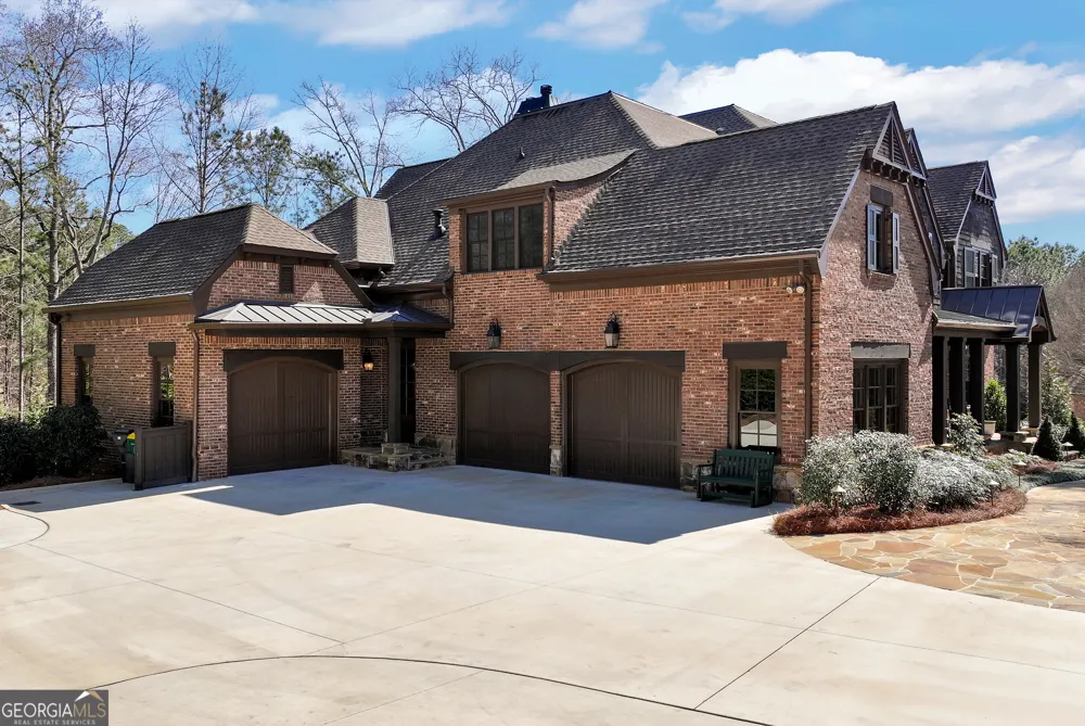 902 Little Darby LN Suwanee, GA 30024