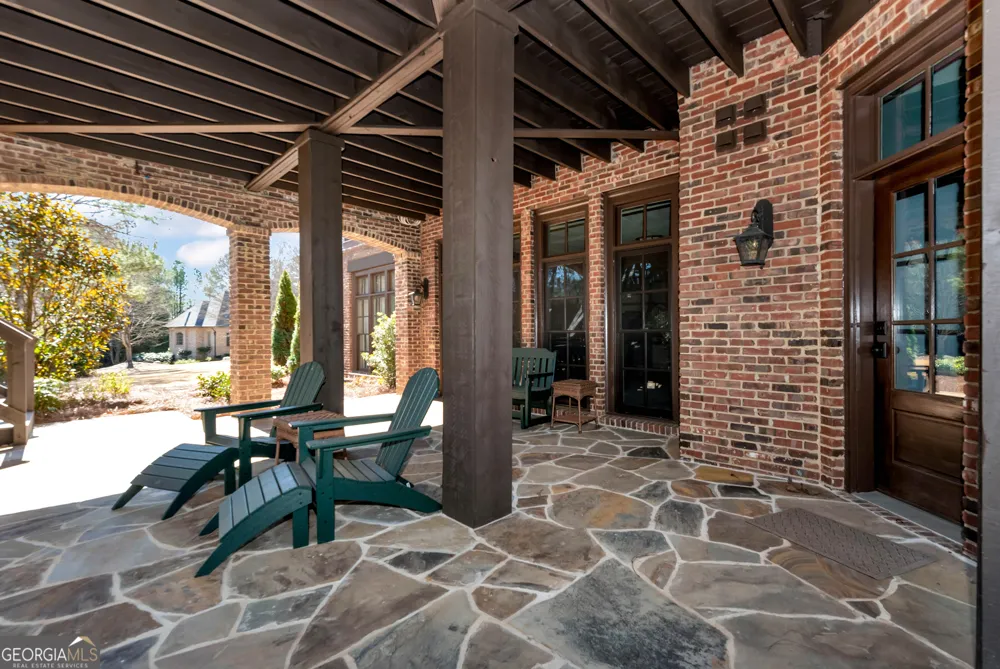 902 Little Darby LN Suwanee, GA 30024