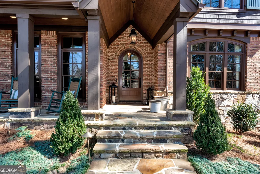 902 Little Darby LN Suwanee, GA 30024