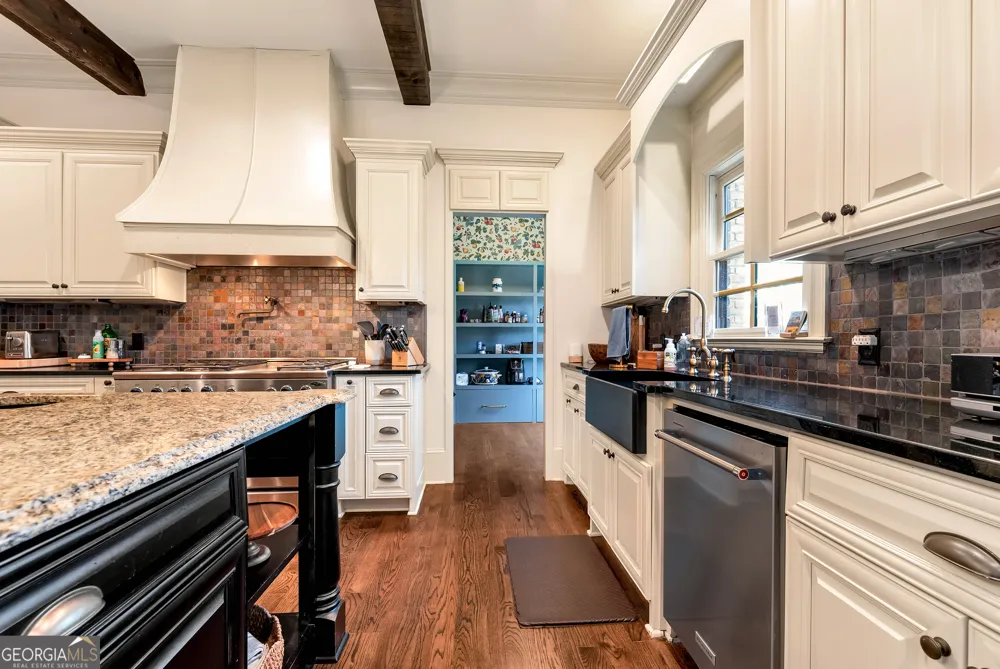 902 Little Darby LN Suwanee, GA 30024