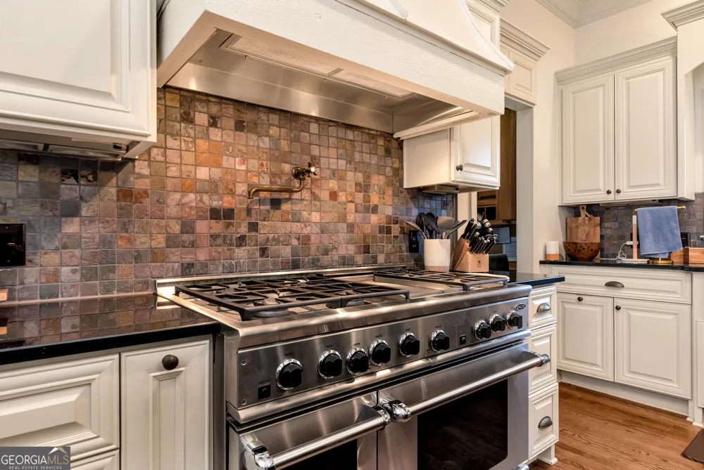902 Little Darby LN Suwanee, GA 30024