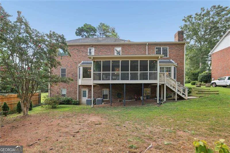 5189 Beech Forest DR SW Lilburn, GA 30047